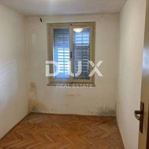 ISTRA, PAZIN - Stan za renovaciju u centru grada! UPORABNA DOZVOLA!