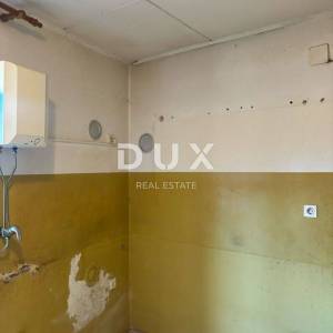 ISTRA, PAZIN - Stan za renovaciju u centru grada! UPORABNA DOZVOLA!