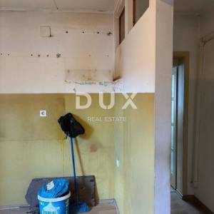 ISTRA, PAZIN - Stan za renovaciju u centru grada! UPORABNA DOZVOLA!