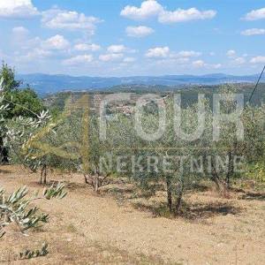 Istra, Pazin, zemljište 1.747m2 s pogledom na jezero