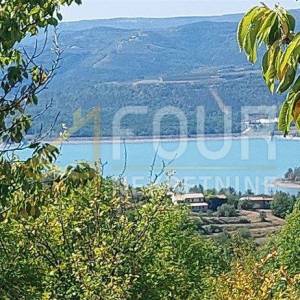 Istra, Pazin, zemljište 1.747m2 s pogledom na jezero
