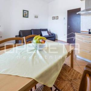 Istra, Peroj, apartmanska kuća na odličnoj lokaciji u blizini mora