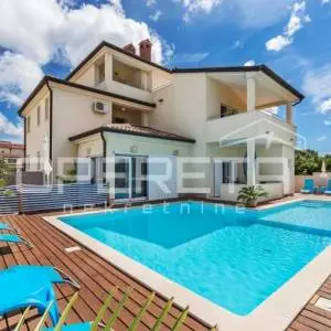 Istra, Peroj, apartmanska kuća na odličnoj lokaciji u blizini mora