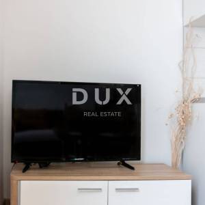 ISTRA, PEROJ - Atraktivna apartmanska kuća s bazenom i pogledom na more!