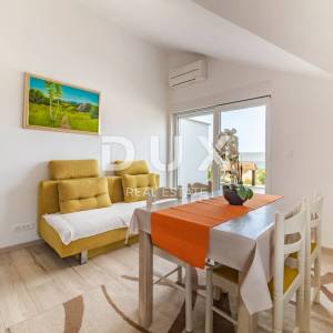 ISTRA, PEROJ - Atraktivna apartmanska kuća s bazenom i pogledom na more!