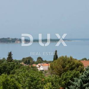 ISTRA, PEROJ - Atraktivna apartmanska kuća s bazenom i pogledom na more!