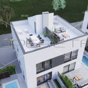 Istra, Peroj, duplex kuća sa vrtom i bazenom