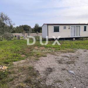 ISTRA, PEROJ - Dvije mobilne kuće na 1000 m2 - BLIZINA PLAŽE!!