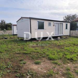 ISTRA, PEROJ - Dvije mobilne kuće na 1000 m2 - BLIZINA PLAŽE!!