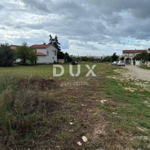 ISTRA, PEROJ - Građevinsko zemljište s impozantnim pogledom na more