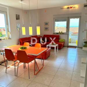 ISTRA, PEROJ - Penthouse sa otvorenim pogledom na more