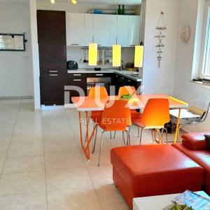 ISTRA, PEROJ - Penthouse sa otvorenim pogledom na more