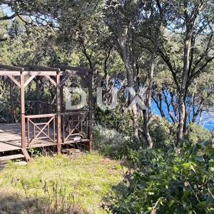 ISTRA, PERUŠKI - Zemljište 2. red do mora s kamp kućicom, solarne, voda, septička