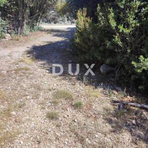 ISTRA, PERUŠKI - Zemljište 3096 m2 T2 Zona 