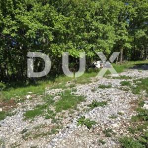 ISTRA, PIĆAN - Građevinsko zemljište na rubu manjeg mjesta