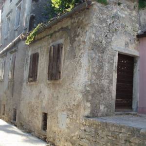 ISTRA, PIĆAN - Kamena kuća u nizu za adaptaciju