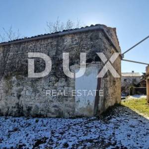 ISTRA, PIĆAN - Kamena kućica s građevinskim zemljištem 
