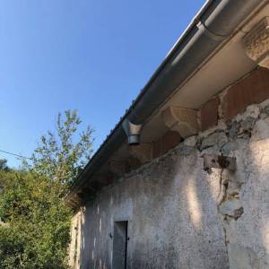 ISTRA, PIĆAN - Prostrano imanje sa starinom za adaptaciju