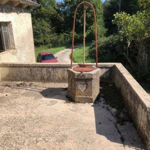 ISTRA, PIĆAN - Prostrano imanje sa starinom za adaptaciju