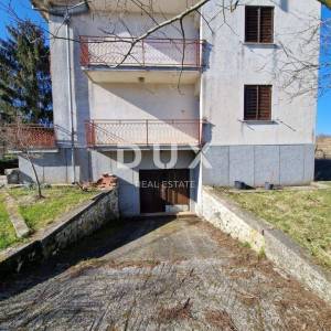 ISTRA, PIĆAN - Samostojeća kuća na prostranom građevinskom zemljištu