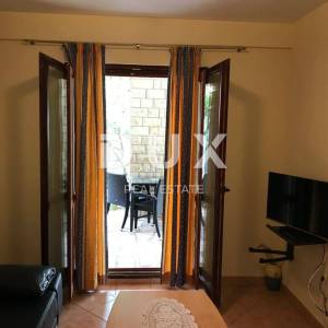 ISTRA, PJEŠČANA UVALA - Apartmanska kuća na tri etaže, 250 m od mora! 