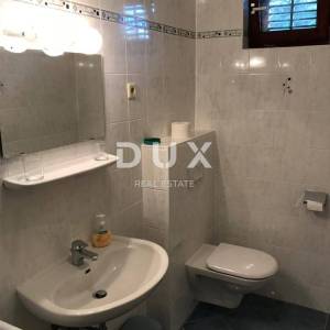 ISTRA, PJEŠČANA UVALA - Apartmanska kuća na tri etaže, 250 m od mora! 