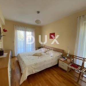 ISTRA, PJEŠČANA UVALA - Apartmanska kuća na tri etaže, 250 m od mora! 