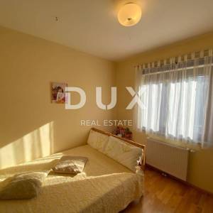 ISTRA, PJEŠČANA UVALA - Apartmanska kuća na tri etaže, 250 m od mora! 