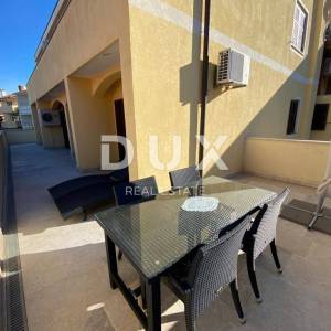 ISTRA, PJEŠČANA UVALA - Apartmanska kuća na tri etaže, 250 m od mora! 