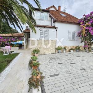 ISTRA, PJEŠČANA UVALA - Prekrasna apartmanska vila na par koraka do plaže!