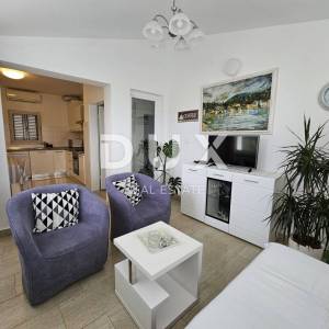 ISTRA, PJEŠČANA UVALA - Prekrasna apartmanska vila na par koraka do plaže!