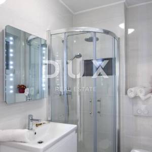 ISTRA, PJEŠČANA UVALA - Prekrasna apartmanska vila na par koraka do plaže!