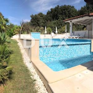 ISTRA, PJEŠČANA UVALA - Prekrasna apartmanska vila na par koraka do plaže!