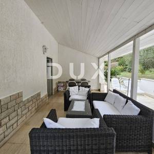ISTRA, PJEŠČANA UVALA - Prekrasna apartmanska vila na par koraka do plaže!