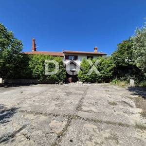 ISTRA, POMER - Dvije kuće okružene maslinicima i šumom s pogledom na more 