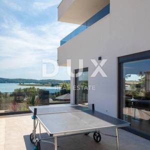 ISTRA, POMER - Moderna vila s jedinstvenim panoramskim pogledom na more