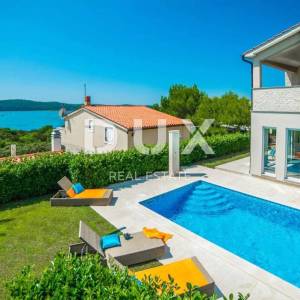ISTRA, POMER - Moderna villa 2.red do mora, panoramski pogled, namješteno