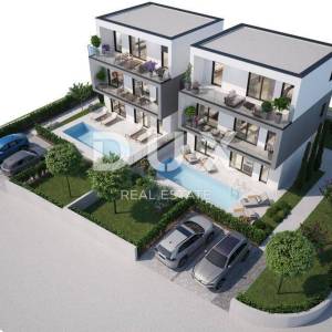 ISTRA, POREČ - 2 samostojeće kuće u izgradnji