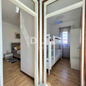 ISTRA, POREČ - 2SS+DB obnovljen stan na atraktivnoj lokaciji, svega 600m od uređenih plaža i šetališta