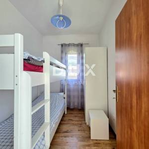 ISTRA, POREČ - 2SS+DB obnovljen stan na atraktivnoj lokaciji, svega 600m od uređenih plaža i šetališta
