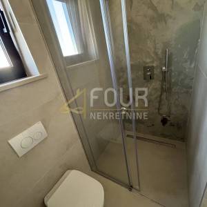 Istra, Poreč, 3s+db, 141.38m2 s okućnicom - novogradnja
