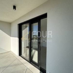 Istra, Poreč, 3s+db, 141.38m2 s okućnicom - novogradnja