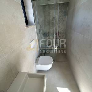 Istra, Poreč, 3s+db, 141.38m2 s okućnicom - novogradnja