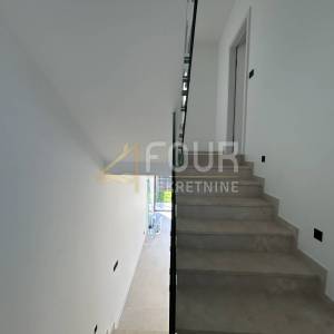 Istra, Poreč, 3s+db, 141.38m2 s okućnicom - novogradnja