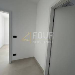 Istra, Poreč, 3s+db, 141.38m2 s okućnicom - novogradnja