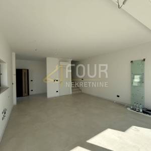 Istra, Poreč, 3s+db, 141.38m2 s okućnicom - novogradnja