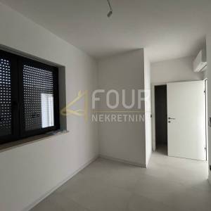 Istra, Poreč, 3s+db s bazenom - novogradnja