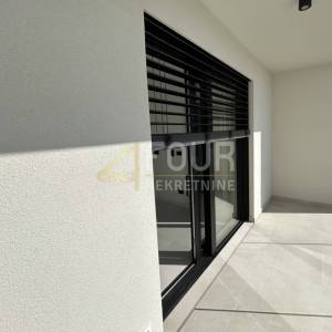 Istra, Poreč, 3s+db s bazenom - novogradnja
