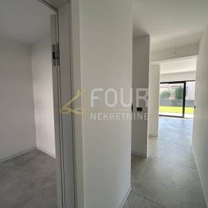 Istra, Poreč, 3s+db s okućnicom - novogradnja