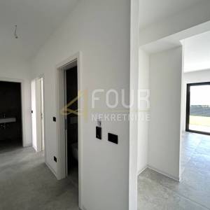 Istra, Poreč, 3s+db s okućnicom - novogradnja